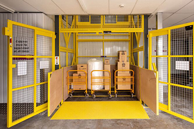 Hydraulic Goods Lift